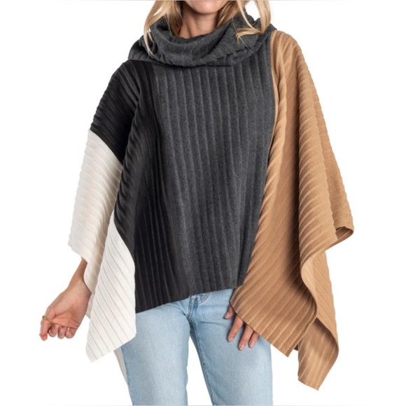 Le Moda Sweaters - Le Moda Pleated Collar Fleece Poncho Shawl Wrap Soft Cozy Button One SZ NWT